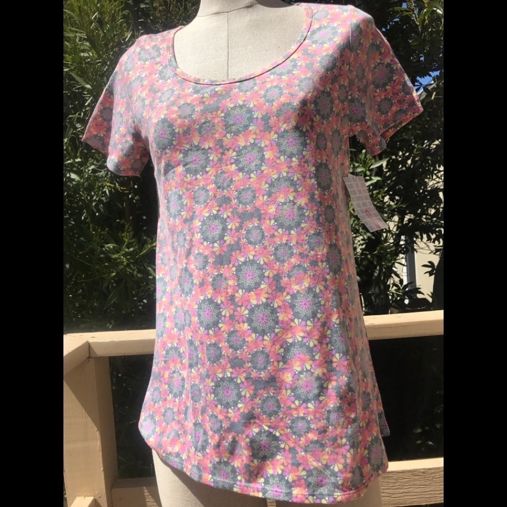Lularoe Small Classic T shirt Floral high low